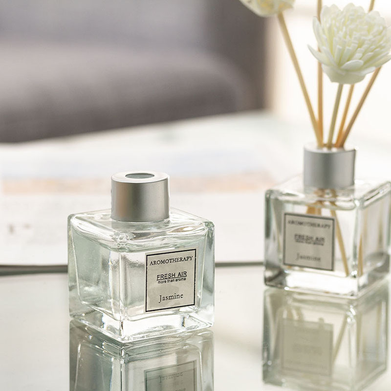 น้ำมันหอมระเหยอโรมาเธอราพี 50  - Home Fragrance London บทวิจารณ์และราคา